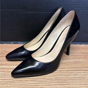 Nine West Flax Pointed Toe Stiletto Leather Pumps in Black - NIB #5379